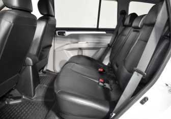 Подержанный автомобиль Mitsubishi Pajero Sport 2011 года (12 фото)