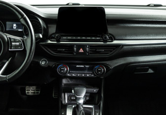 Подержанный автомобиль Kia Cerato Sedan 2021 года (14 фото)