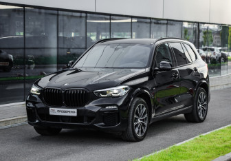 Подержанный автомобиль BMW X5 2019 года (3 фото)