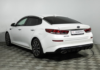 Подержанный автомобиль Kia Optima Sedan 2018 года (7 фото)