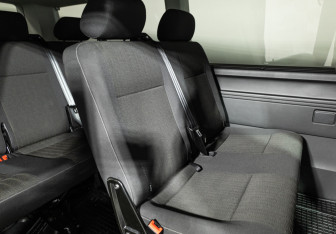 Подержанный автомобиль Volkswagen Caravelle 2019 года (10 фото)