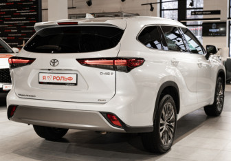 Новый Toyota Highlander 2025 (4 фото)