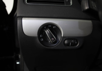 Подержанный автомобиль Volkswagen Jetta Sedan 2013 года (15 фото)
