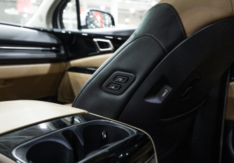Подержанный автомобиль Kia Carnival 2020 года (32 фото)