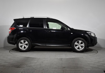 Подержанный автомобиль Subaru Forester Suv 2014 года (4 фото)