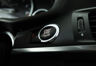 Подержанный автомобиль BMW X3 2013 года (18 фото)