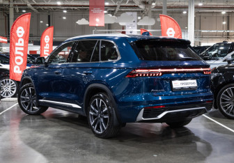 Подержанный автомобиль Geely Monjaro 2024 года (14 фото)