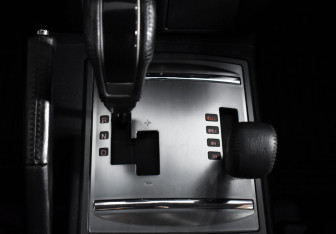 Подержанный автомобиль Mitsubishi Pajero 2011 года (20 фото)