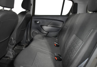 Подержанный автомобиль Renault Sandero 2017 года (11 фото)