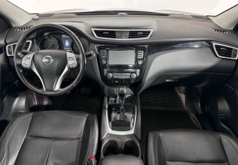 Подержанный автомобиль Nissan Qashqai 2014 года (15 фото)