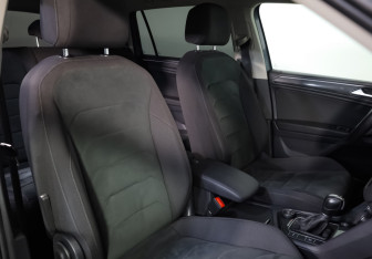 Подержанный автомобиль Volkswagen Tiguan 2019 года (24 фото)
