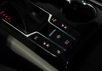 Подержанный автомобиль Kia Carnival 2018 года (16 фото)