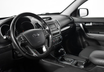 Подержанный автомобиль Kia Sorento 2018 года (8 фото)