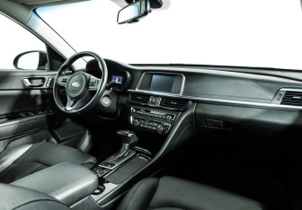 Подержанный автомобиль Kia Optima Sedan 2017 года (9 фото)