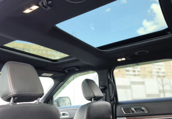 Подержанный автомобиль Ford Explorer 2018 года (15 фото)