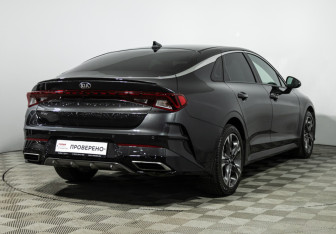 Подержанный автомобиль Kia K5 2021 года (5 фото)