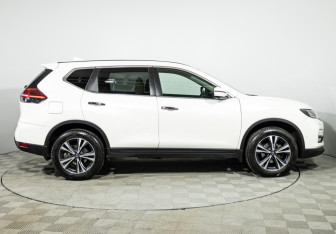 Подержанный автомобиль Nissan X-Trail 2019 года (4 фото)