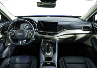Подержанный автомобиль Haval F7 2024 года (13 фото)