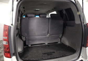 Подержанный автомобиль Hyundai H-1 2018 года (28 фото)