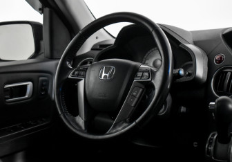 Подержанный автомобиль Honda Pilot 2013 года (14 фото)