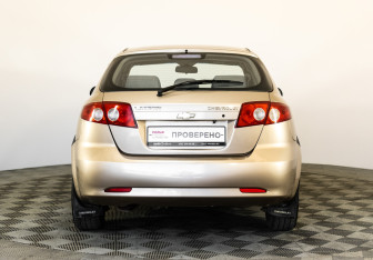 Подержанный автомобиль Chevrolet Lacetti Hatchback 2007 года (6 фото)