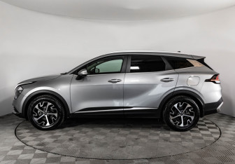 Подержанный автомобиль Kia Sportage 2022 года (10 фото)
