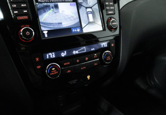 Подержанный автомобиль Nissan X-Trail 2017 года (17 фото)