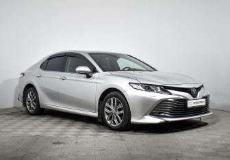 Подержанный автомобиль Toyota Camry Sedan 2020 года (3 фото)