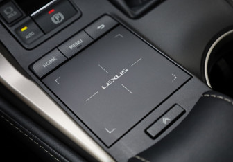 Подержанный автомобиль Lexus NX 2017 года (19 фото)