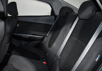 Подержанный автомобиль Kia Rio Sedan 2012 года (12 фото)