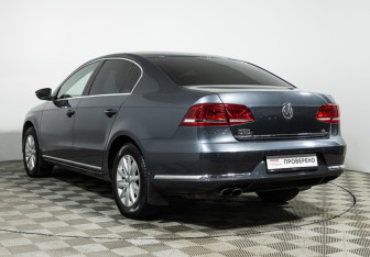Подержанный автомобиль Volkswagen Passat Sedan 2011 года (7 фото)