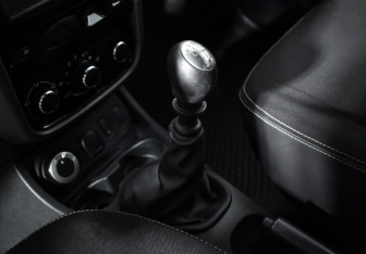 Подержанный автомобиль Renault Duster 2015 года (10 фото)