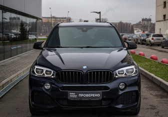 Подержанный автомобиль BMW X5 2017 года (3 фото)