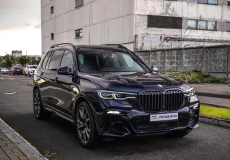 Подержанный автомобиль BMW X7 2019 года (5 фото)