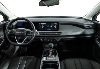 Подержанный автомобиль BAIC U5 Plus 2023 года (13 фото)