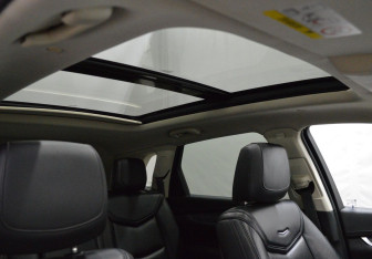 Подержанный автомобиль Cadillac XT5 2016 года (15 фото)