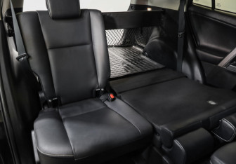 Подержанный автомобиль Toyota RAV4 2016 года (26 фото)
