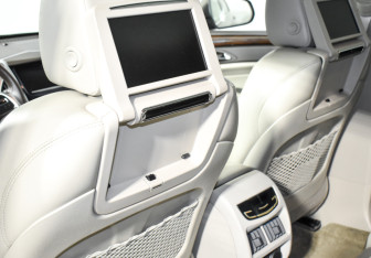 Подержанный автомобиль Cadillac SRX 2014 года (12 фото)