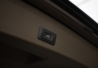 Подержанный автомобиль Audi Q5 2014 года (25 фото)