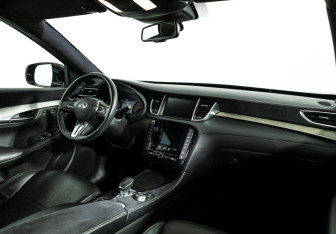 Подержанный автомобиль Infiniti QX50 2018 года (9 фото)