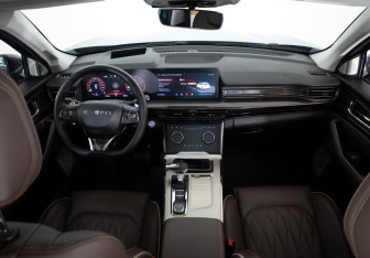 Подержанный автомобиль Exeed VX 2023 года (9 фото)