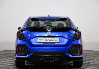 Подержанный автомобиль Honda Civic Hatchback 2017 года (6 фото)