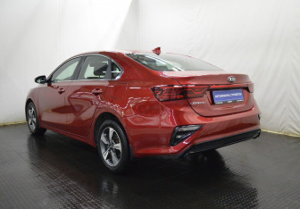 Подержанный автомобиль Kia Cerato Sedan 2019 года (7 фото)