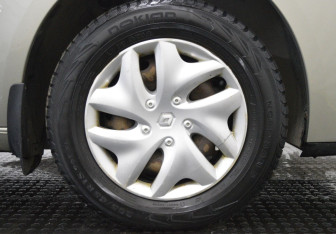 Подержанный автомобиль Renault Fluence 2013 года (9 фото)