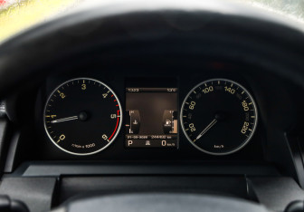 Подержанный автомобиль Land Rover Discovery 2009 года (15 фото)