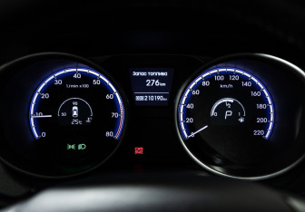 Подержанный автомобиль Hyundai ix35 2011 года (12 фото)