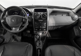 Подержанный автомобиль Renault Duster 2017 года (14 фото)