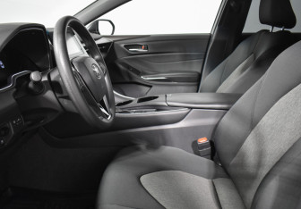 Подержанный автомобиль Toyota Avalon 2022 года (10 фото)