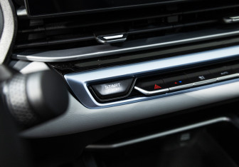 Подержанный автомобиль Geely Emgrand 2023 года (20 фото)