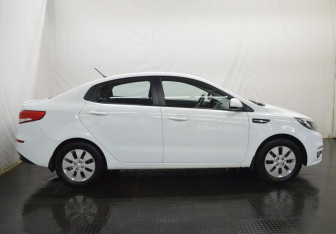 Подержанный автомобиль Kia Rio Sedan 2016 года (4 фото)